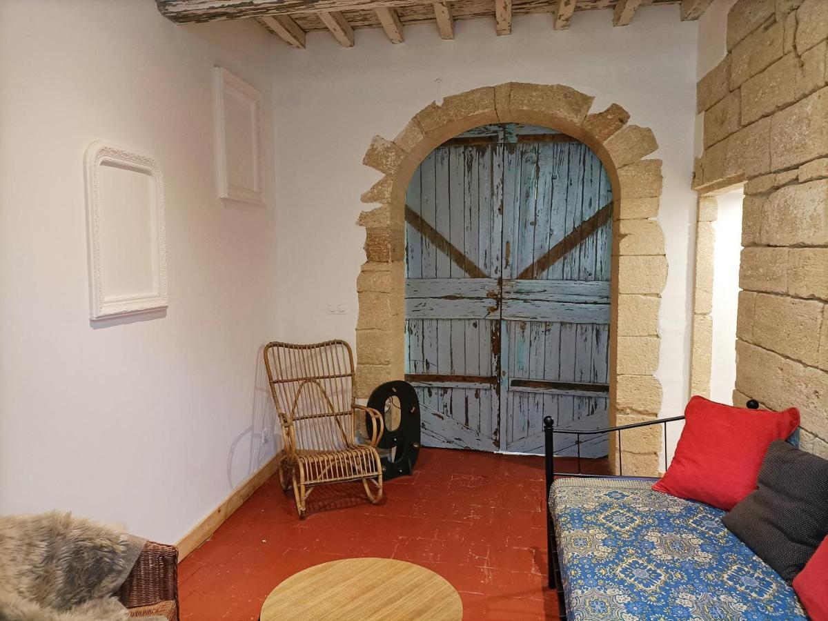 Appartement T2 Duplex "Chez Evelyne" à Remoulins Extérieur photo