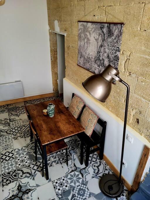 Appartement T2 Duplex "Chez Evelyne" à Remoulins Extérieur photo